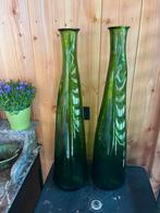 2 grote groene glazen vazen 79cm, Groen, Glas, Zo goed als nieuw, 50 tot 75 cm