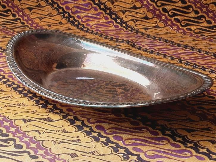 Oude schaal uit Amerika van Rogers silverplate 31,7 cm., Antiek en Kunst, Antiek | Woonaccessoires, Ophalen of Verzenden