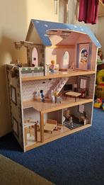 Geweldig leuk poppenhuis compleet met meubels en poppetjes!, Ophalen, Zo goed als nieuw, Poppenhuis