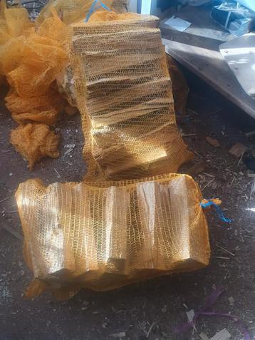 Beuken ovengedroogd haardhout,  zakken 10 kg beschikbaar voor biedingen