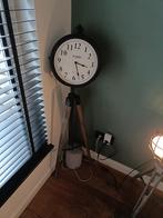 Mooie Staande Klok - Industrieel Design, Huis en Inrichting, Woonaccessoires | Klokken, Ophalen, Zo goed als nieuw, Analoog, Staande klok