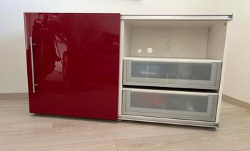 Ikea kastje (schuifdeur en 2 laden) beschikbaar voor biedingen