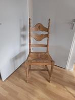 Vintage houten stoel met rieten zitting, Huis en Inrichting, Stoelen, Ophalen, Riet of Rotan, Gebruikt, Bruin