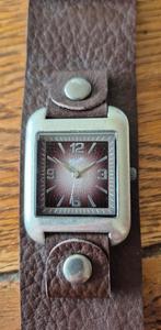 Memphis horloge inclusief batterij, Overige merken, Overige materialen, Ophalen of Verzenden, Leer