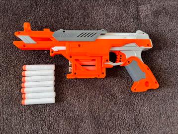 Nerf pistool  beschikbaar voor biedingen