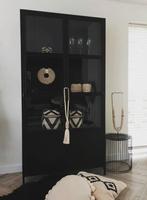 Vitrinekast zwart metaal, Ophalen, 50 tot 100 cm, Zo goed als nieuw, Metaal