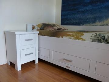 Kinder-/tienerkamer Bopita (Sofie): bed, kast en nachtkastje beschikbaar voor biedingen