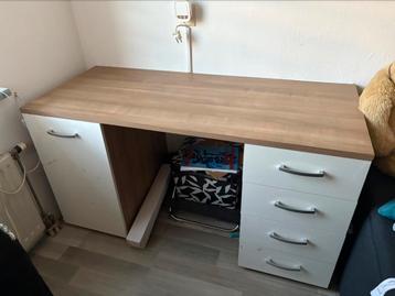 Nette bureau beschikbaar voor biedingen