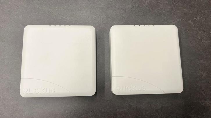 2x Ruckus ZoneFlex R500 Access Point, Computers en Software, Accesspoints, Zo goed als nieuw, Ophalen of Verzenden