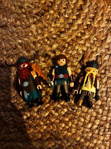 Hikkie, Stoick en Gobber.- Hoe tem je een draak beschikbaar voor biedingen