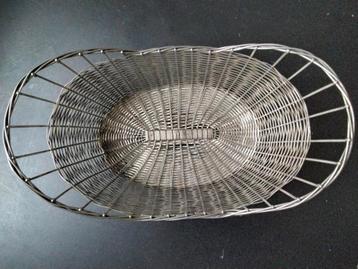 Ovale metalen zilverkleurige broodmandje Zo goed als nieuw! beschikbaar voor biedingen