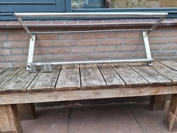RVS kapstok beschikbaar voor biedingen
