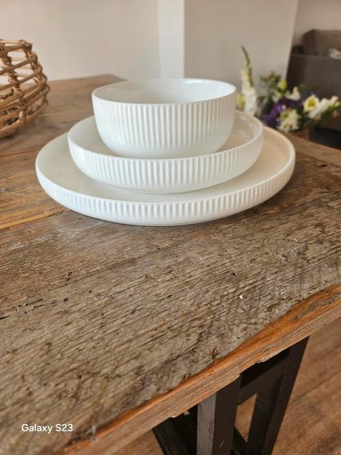 Mooi wit servies, Antiek en Kunst, Antiek | Servies compleet, Ophalen