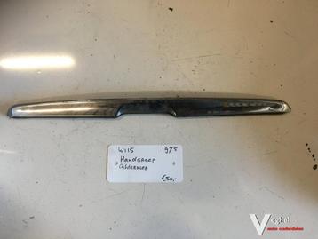 Mercedes W115  1975  Greep Chrome van de achterklep beschikbaar voor biedingen
