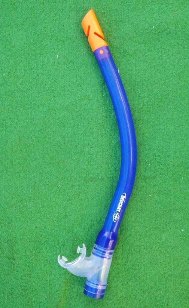 Luxe kindersnorkel met waterloosventiel en spatwater kap, Watersport en Boten, Snorkelen, Zo goed als nieuw, Snorkel, Ophalen of Verzenden