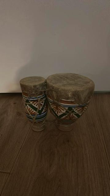 Dubbele djembe / bongo klein  beschikbaar voor biedingen