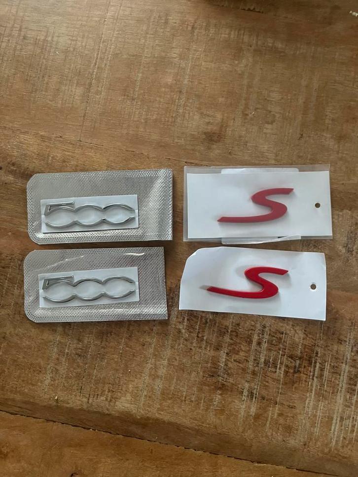 Fiat 500s deurpost emblemen logo’s zelfklevend, Auto diversen, Autostickers, Verzenden