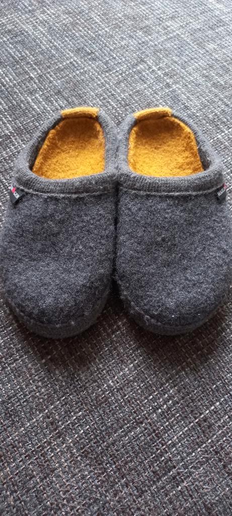 HAFLINGER PANTOFFELS/SLOFFEN GRIJS/GEEL MT 26, Kinderen en Baby's, Kinderkleding | Schoenen en Sokken, Zo goed als nieuw, Overige typen