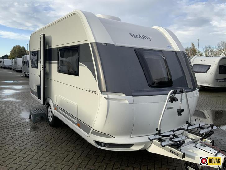 Hobby De Luxe 460 UFE Mover + vloerverwarming, Caravans en Kamperen, Caravans, Bedrijf, tot en met 4, 1000 - 1250 kg, Rondzit