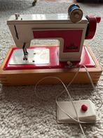 Vintage Regina-speelgoednaaimachine  met voetpedaal, Antiek en Kunst, Ophalen of Verzenden