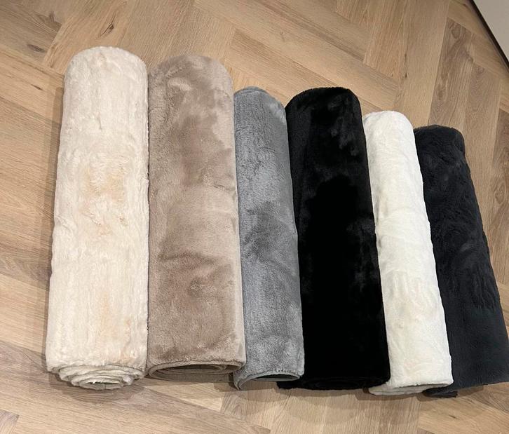 HOOGPOLIG VLOERKLEED 80x150 CM TAUPe ZWART CREME BLACKFRIDAY, Huis en Inrichting, Stoffering | Tapijten en Kleden, Zo goed als nieuw