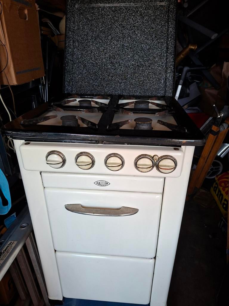 Zeer oud fornuis jaren 20, Witgoed en Apparatuur, Fornuizen, Ophalen of Verzenden, Vrijstaand, Gas, 4 kookzones