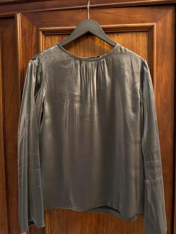 Zilvergrijze blouse van Claudia Strater