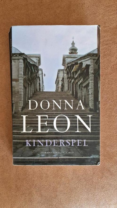 Donna Leon - Kinderspel, Boeken, Thrillers, Zo goed als nieuw, Ophalen of Verzenden