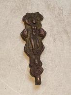 Antieke bronzen hanger met figuur, Ophalen of Verzenden