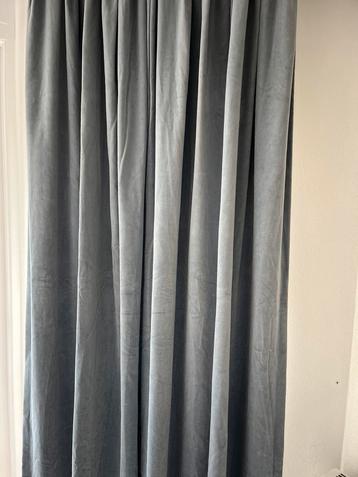 Gevoerde blauw velours gordijnen. beschikbaar voor biedingen