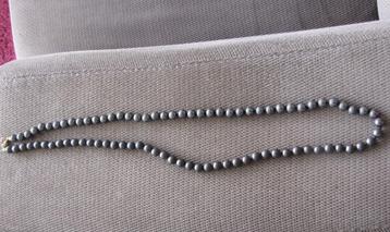Hematiet ketting met kralen half glimmend en half mat 80cm beschikbaar voor biedingen