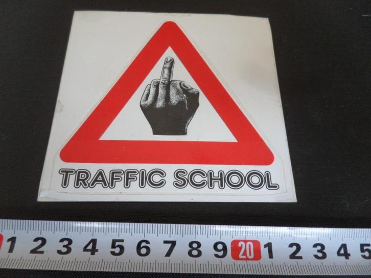 sticker Traffic School  middelvinger, Verzamelen, Stickers, Zo goed als nieuw, Bedrijf of Vereniging, Ophalen