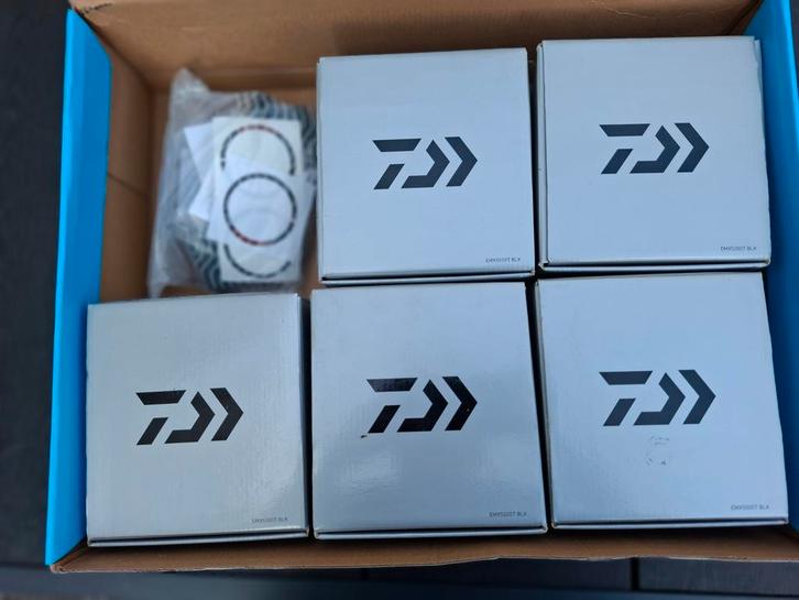 5x Daiwa emblem X 5000 T black molens!, Watersport en Boten, Hengelsport | Karpervissen, Gebruikt, Molen, Ophalen