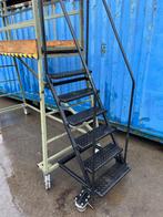 Trap bordes steiger op wielen industrieel werkplatform, Antiek en Kunst, Ophalen