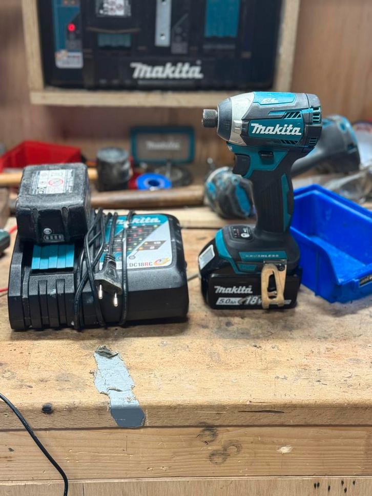 Makita DTD154 slagschoevendraaier combiset, Doe-het-zelf en Verbouw, Gereedschap | Boormachines, Zo goed als nieuw, Boor- en Schroefmachine