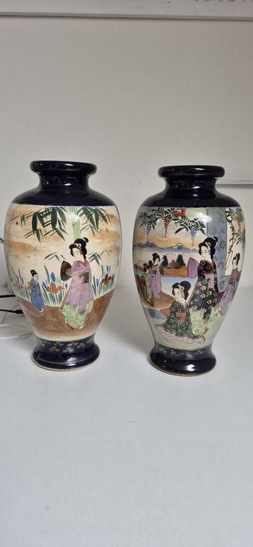 2 Japanse Satsuma vazen 32 cm hoog beschikbaar voor biedingen