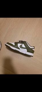 Nike Dunk Low Olive Green - Nieuwstaat!, Wit, Nike, Ophalen of Verzenden, Sneakers of Gympen