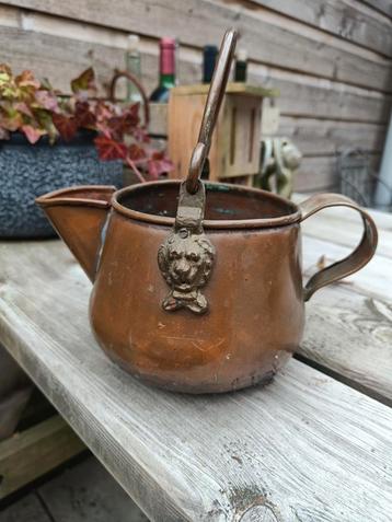 Antieke Koperen Ketel met Leeuw beschikbaar voor biedingen