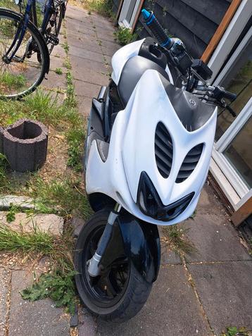 Yamaha aerox  beschikbaar voor biedingen