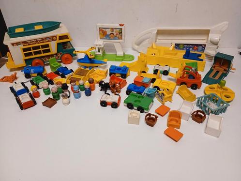 Lot vintage fisher price poppetjes en voertuigen in 1 koop, Kinderen en Baby's, Speelgoed | Fisher-Price, Gebruikt, Ophalen of Verzenden