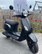 GTS toscana  bromfiets, Fietsen en Brommers, Scooters | Vespa, Benzine, Maximaal 45 km/u, Ophalen of Verzenden, Zo goed als nieuw