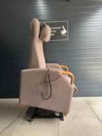 Sta op stoel merk Fitform, Huis en Inrichting, Fauteuils, Ophalen, Minder dan 75 cm, Zo goed als nieuw, Stof