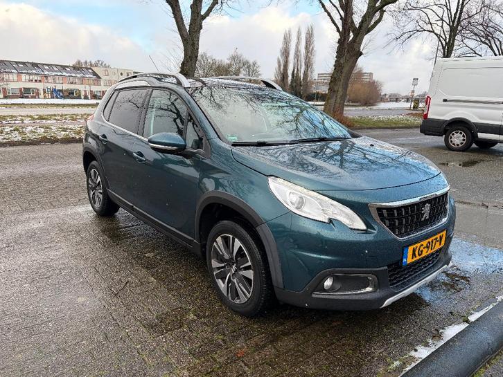 Peugeot 2008 / 1.2 Allure 110pk / Pano / Carplay / Trekhaak, Auto's, Peugeot, Particulier, ABS, Airbags, Airconditioning, Alarm