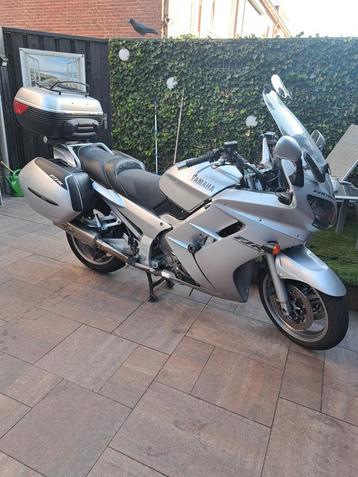 Zeer nette komplete Yamaha FJR met verzwaarde vering beschikbaar voor biedingen