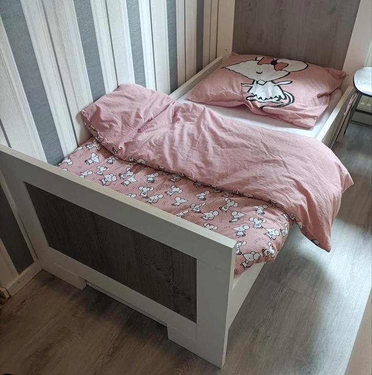 2 meegroeibedden Luca, Huis en Inrichting, Slaapkamer | Complete slaapkamers, Zo goed als nieuw, Eenpersoons, Ophalen