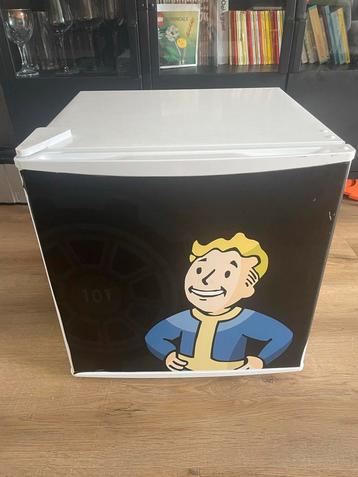 Kleine Koelkast met mini ‘vriesvak’ beschikbaar voor biedingen