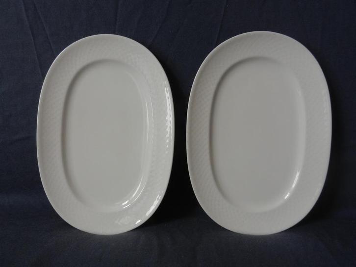 Twee ovale schalen Villeroy en Boch model Tipo Weiss b. 21,5, Huis en Inrichting, Keuken | Servies, Nieuw, Schaal of Schalen, Effen