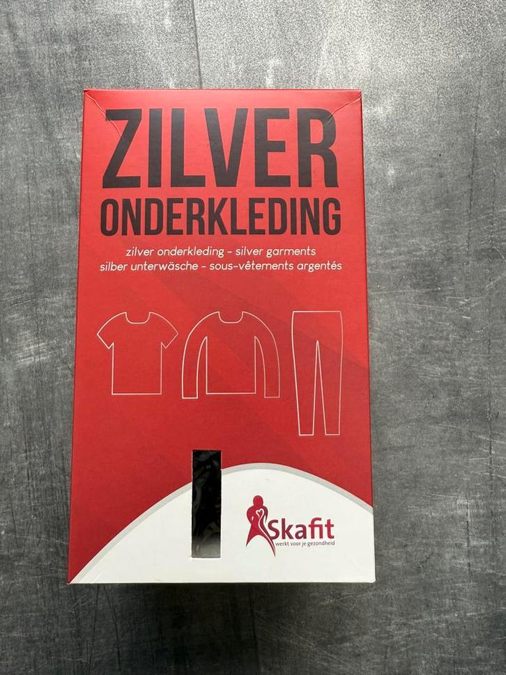 Skafit shirt met zilvergaren maat  M, Kleding | Dames, T-shirts, Zo goed als nieuw, Zwart, Korte mouw, Ophalen of Verzenden