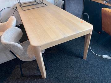 Tafel harvey licht blank eiken afgeronde hoeken 250x100 beschikbaar voor biedingen