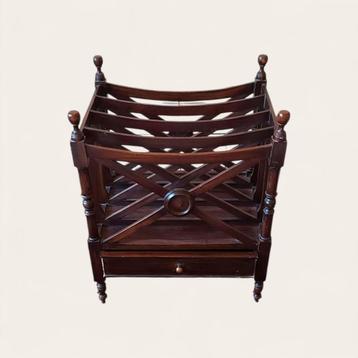 Mahonie Canterbury lektuurbak beschikbaar voor biedingen